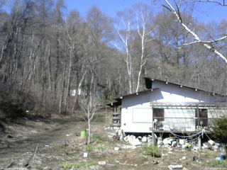 長野県菅平高原 ゆたか山荘 西側(坂上) 2026/04/16 09:30