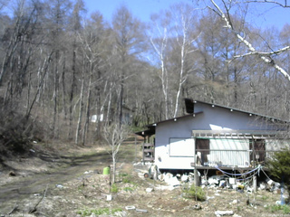 長野県菅平高原 ゆたか山荘 西側(坂上) 2026/04/16 10:15