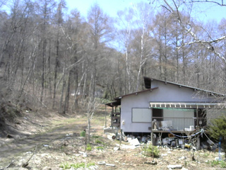 長野県菅平高原 ゆたか山荘 西側(坂上) 2026/04/16 11:45