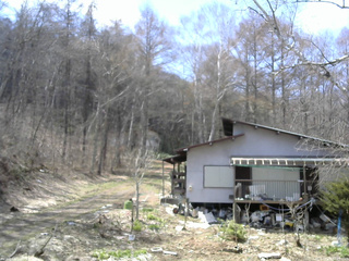 長野県菅平高原 ゆたか山荘 西側(坂上) 2026/04/16 12:15