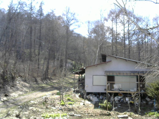 長野県菅平高原 ゆたか山荘 西側(坂上) 2026/04/16 14:15