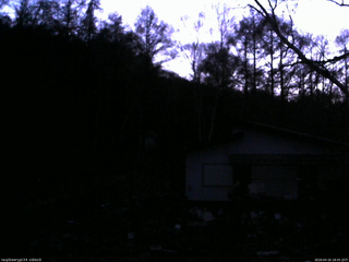 長野県菅平高原 ゆたか山荘 西側(坂上) 2026/04/16 18:45