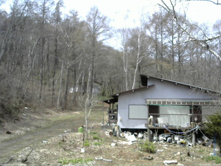 長野県菅平高原 ゆたか山荘 西側(坂上) 2026/04/17 11:00