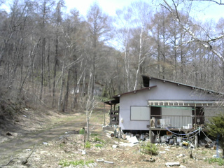 長野県菅平高原 ゆたか山荘 西側(坂上) 2026/04/17 11:30