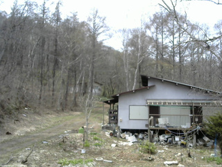 長野県菅平高原 ゆたか山荘 西側(坂上) 2026/04/17 12:15