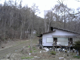 長野県菅平高原 ゆたか山荘 西側(坂上) 2026/04/17 18:00