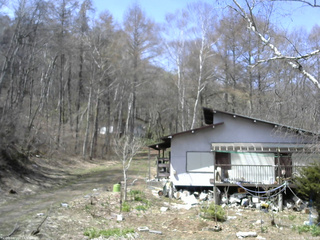長野県菅平高原 ゆたか山荘 西側(坂上) 2026/04/19 10:45