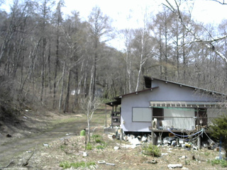 長野県菅平高原 ゆたか山荘 西側(坂上) 2026/04/19 11:00
