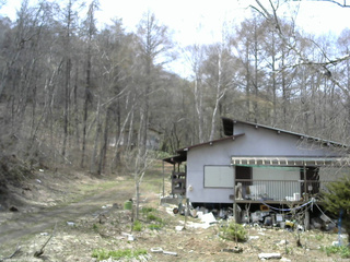長野県菅平高原 ゆたか山荘 西側(坂上) 2026/04/19 11:45