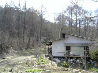 長野県菅平高原 ゆたか山荘 西側(坂上) 2026/04/19 14:15