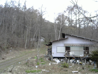長野県菅平高原 ゆたか山荘 西側(坂上) 2026/04/19 17:30