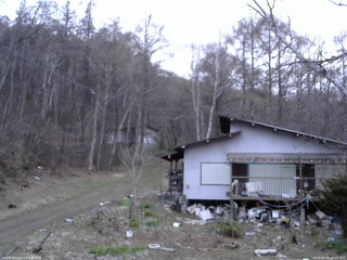 長野県菅平高原 ゆたか山荘 西側(坂上) 2026/04/19 18:15