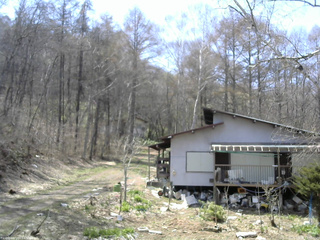 長野県菅平高原 ゆたか山荘 西側(坂上) 2026/04/20 12:30