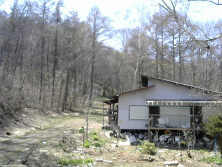 長野県菅平高原 ゆたか山荘 西側(坂上) 2026/04/20 12:45