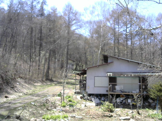 長野県菅平高原 ゆたか山荘 西側(坂上) 2026/04/21 13:00
