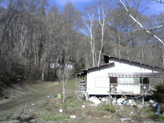 長野県菅平高原 ゆたか山荘 西側(坂上) 2026/04/22 08:00