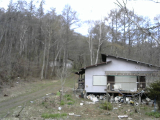 長野県菅平高原 ゆたか山荘 西側(坂上) 2026/04/22 12:00