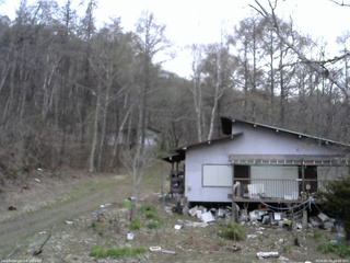 長野県菅平高原 ゆたか山荘 西側(坂上) 2026/04/22 18:00