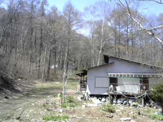 長野県菅平高原 ゆたか山荘 西側(坂上) 2026/04/25 11:00