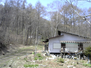 長野県菅平高原 ゆたか山荘 西側(坂上) 2026/04/25 11:15
