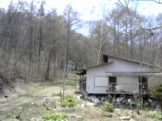 長野県菅平高原 ゆたか山荘 西側(坂上) 2026/04/25 13:15