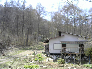 長野県菅平高原 ゆたか山荘 西側(坂上) 2026/04/25 13:45
