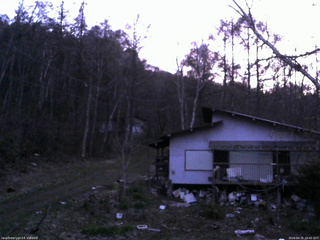 長野県菅平高原 ゆたか山荘 西側(坂上) 2026/04/25 18:45
