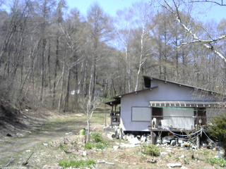 長野県菅平高原 ゆたか山荘 西側(坂上) 2026/04/26 11:00