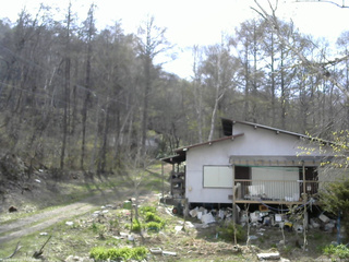 長野県菅平高原 ゆたか山荘 西側(坂上) 2026/04/26 14:30