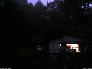 長野県菅平高原 ゆたか山荘 西側(坂上) 2026/05/28 19:15