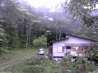 長野県菅平高原 ゆたか山荘 西側(坂上) 2026/06/03 18:15