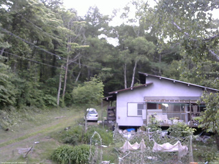 長野県菅平高原 ゆたか山荘 西側(坂上) 2026/06/17 18:15