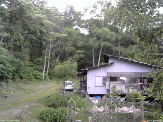 長野県菅平高原 ゆたか山荘 西側(坂上) 2026/06/18 18:45