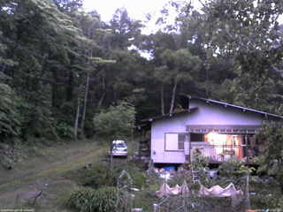長野県菅平高原 ゆたか山荘 西側(坂上) 2026/06/18 19:15