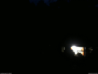 長野県菅平高原 ゆたか山荘 西側(坂上) 2026/06/19 19:45