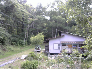 長野県菅平高原 ゆたか山荘 西側(坂上) 2026/07/15 15:00