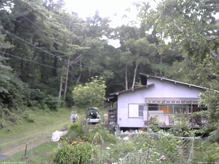 長野県菅平高原 ゆたか山荘 西側(坂上) 2026/07/27 17:00