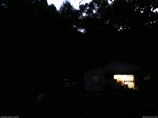 長野県菅平高原 ゆたか山荘 西側(坂上) 2026/08/05 19:15