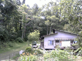 長野県菅平高原 ゆたか山荘 西側(坂上) 2026/08/18 12:15