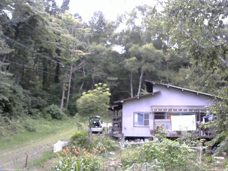 長野県菅平高原 ゆたか山荘 西側(坂上) 2026/08/18 12:45