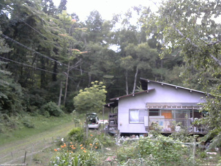 長野県菅平高原 ゆたか山荘 西側(坂上) 2026/08/18 17:45