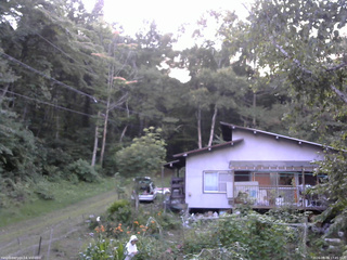 長野県菅平高原 ゆたか山荘 西側(坂上) 2026/08/19 17:45