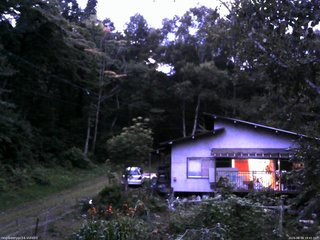 長野県菅平高原 ゆたか山荘 西側(坂上) 2026/08/19 18:45