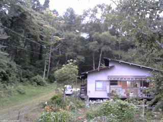 長野県菅平高原 ゆたか山荘 西側(坂上) 2026/08/20 18:15
