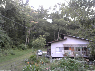 長野県菅平高原 ゆたか山荘 西側(坂上) 2026/08/21 18:15