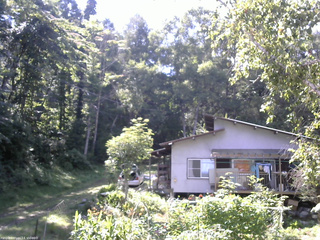 長野県菅平高原 ゆたか山荘 西側(坂上) 2026/08/26 13:45