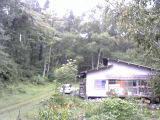 長野県菅平高原 ゆたか山荘 西側(坂上) 2026/08/27 13:15