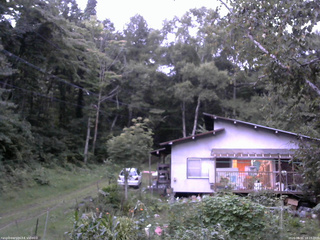長野県菅平高原 ゆたか山荘 西側(坂上) 2026/09/01 18:15