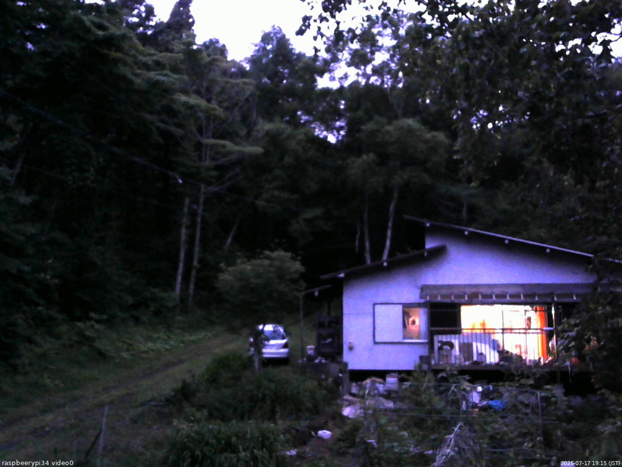 長野県菅平高原 ゆたか山荘 西側(坂上) 2025/07/17 19:15