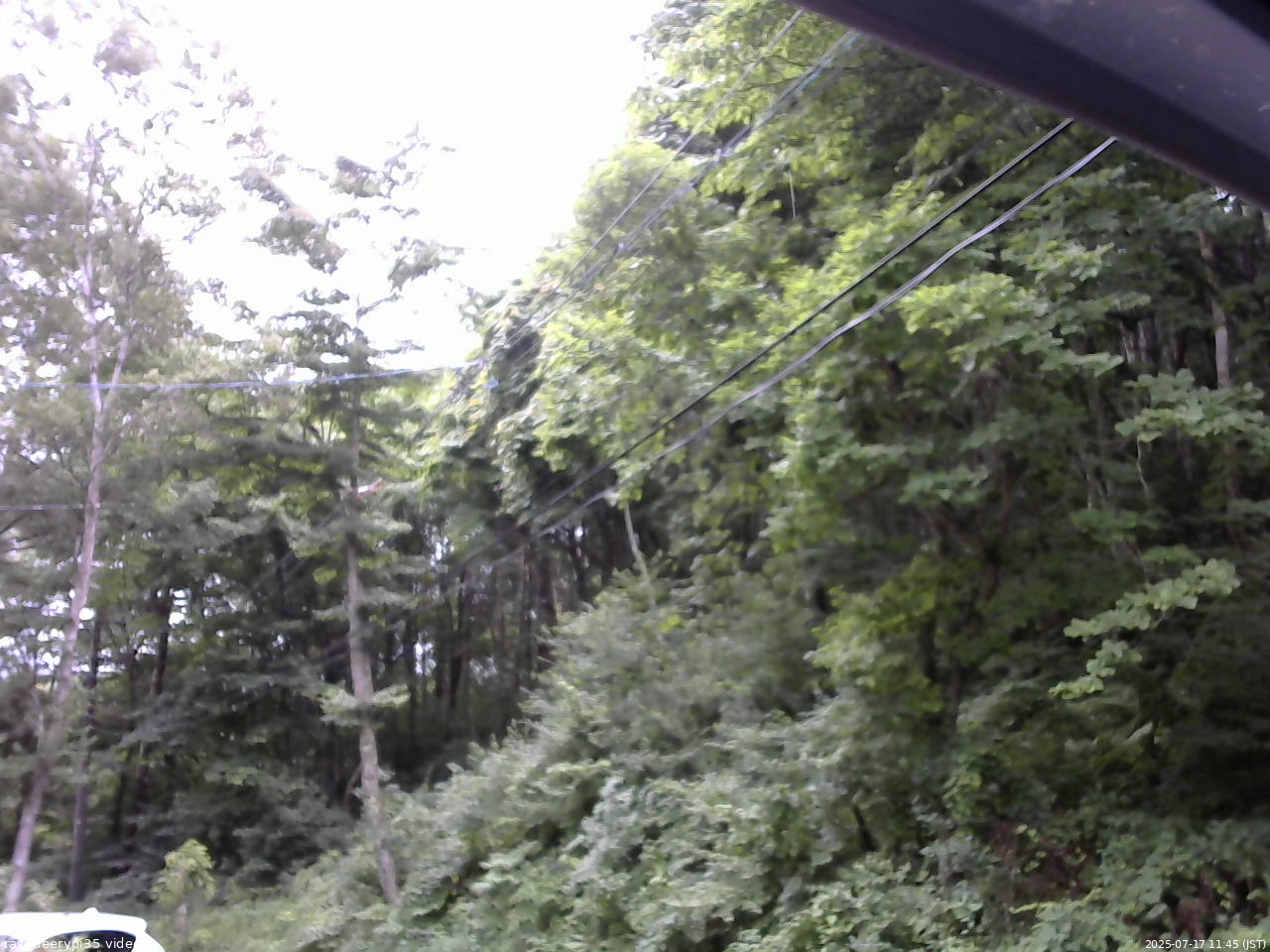長野県菅平高原 ゆたか山荘 東側上空 2025/07/17 11:45